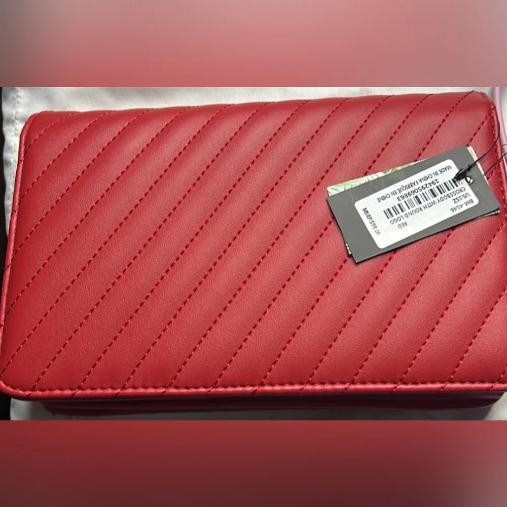 BADGLEY MISCHKA Red Quilted Chain Shoulder Bag - Picture 2 of 3